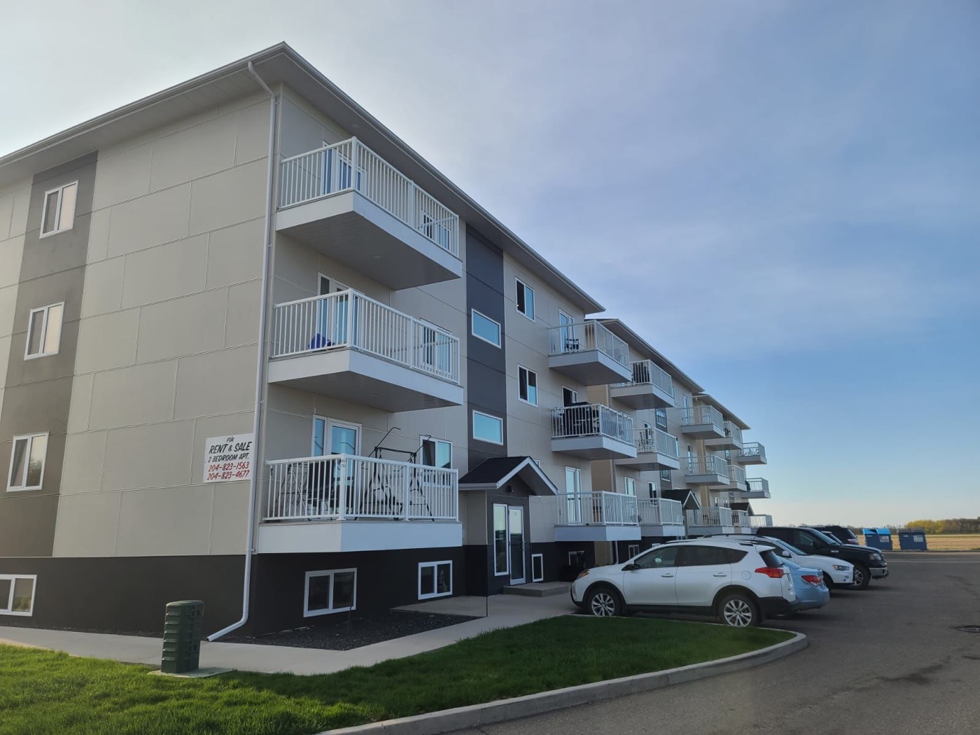 Lakeside Apartments: residential building detail