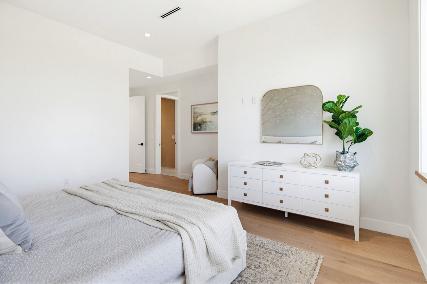 Elegant master bedroom interior design