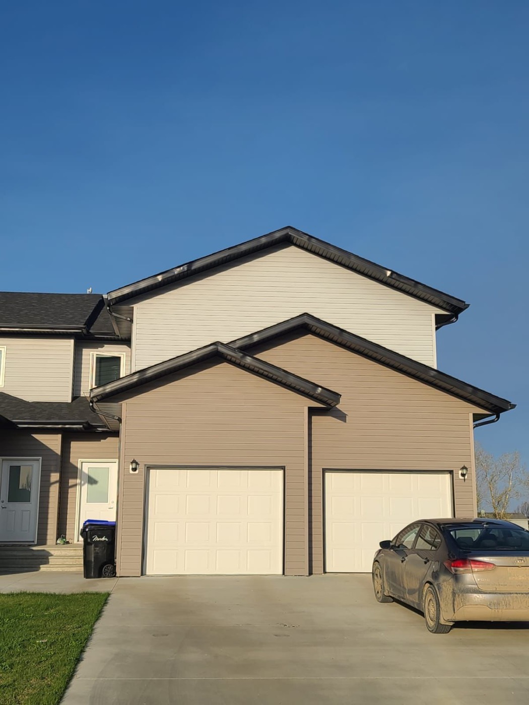 Triplex Collection: residential triplex side view